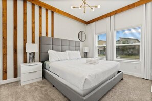 4 bedrooms, iron/ironing board, WiFi, bed sheets