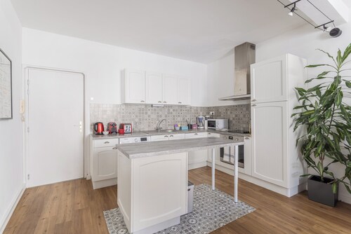 Central Narbonne with Rooftop Terrace