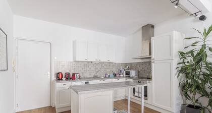 Central Narbonne with Rooftop Terrace