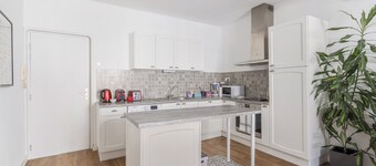 Central Narbonne with Rooftop Terrace