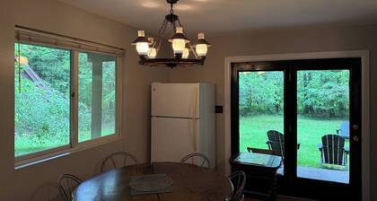 Luxury Mountain Villa- game room, hot-tub, firepit