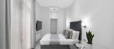 2 bedrooms, desk, iron/ironing board, free WiFi