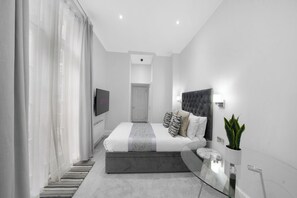 2 عدّة غرف نوم ومكتب ومكواة/لوح كي وواي فاي مجانًا