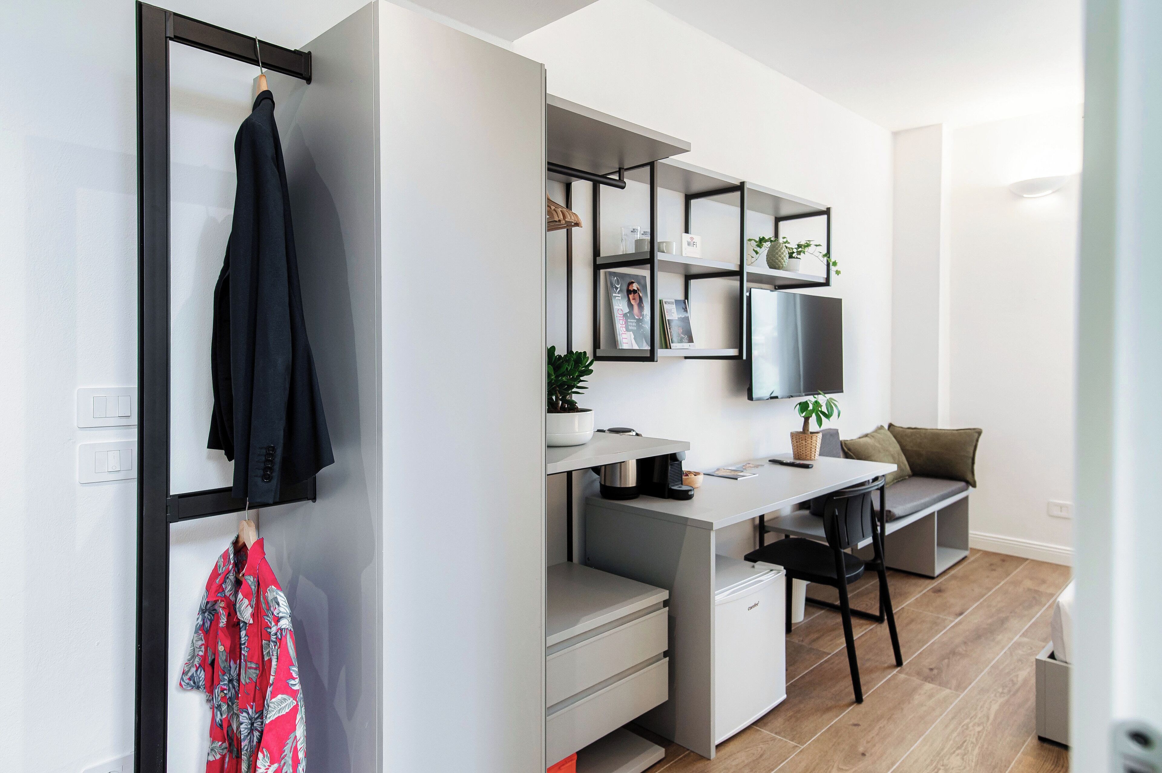 Deluxe-Doppelzimmer, eingeschränkter Seeblick | Verdunkelungsvorhänge, schallisolierte Zimmer, Bügeleisen/Bügelbrett