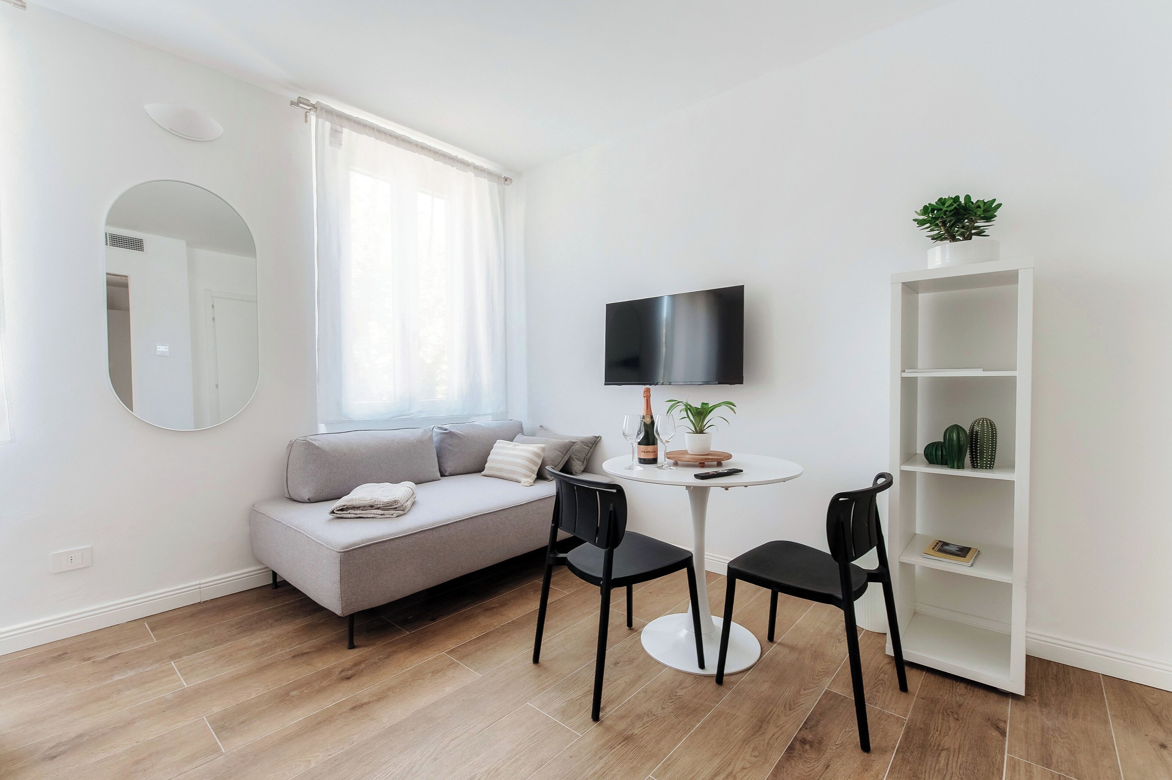 Studio Deluxe, vue partielle sur le lac
