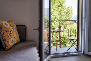 Superior Studio Suite, Lake View | Blackout curtains, soundproofing, iron/ironing board, free WiFi