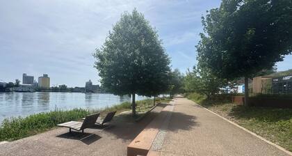 Bright, 15-minute bus ride to downtown Basel, Garage