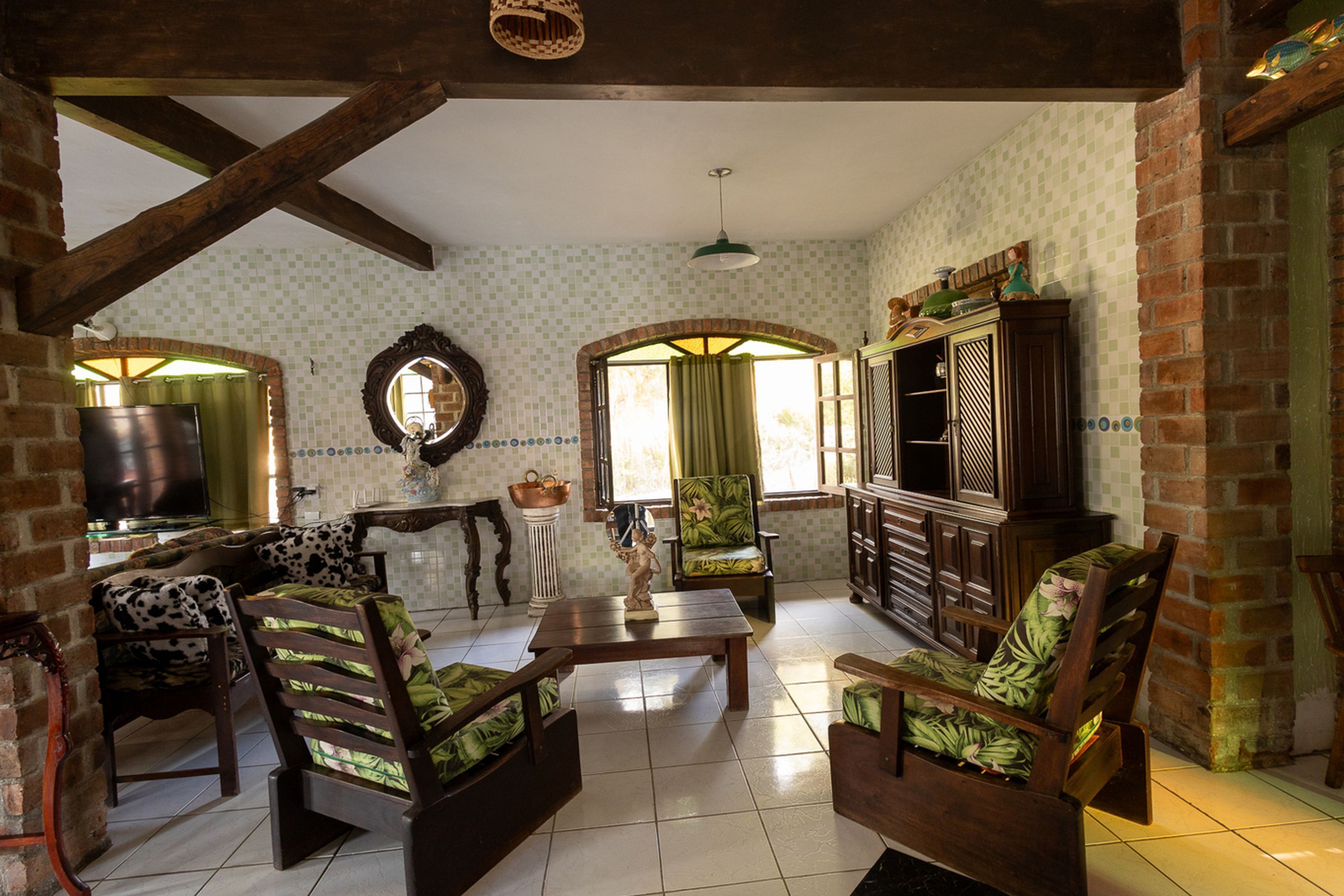 Casa, para fumadores | 8 habitaciones 