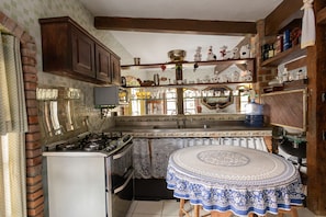Casa, para fumadores | 8 habitaciones