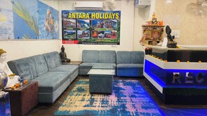 Lobby sitting area - Vantara Premium- Hotel Shreya Galaxy (Haridwar)