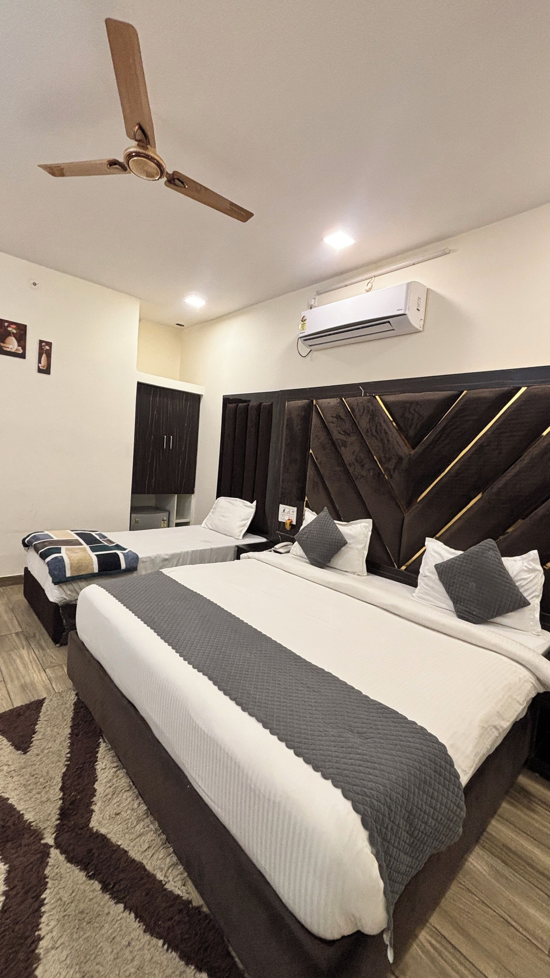 Familierom | Minibar, skrivebord, skrivebord for bærbar PC og wi-fi (inkludert)