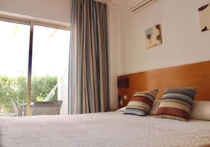 1 bedroom, in-room safe, free WiFi, bed sheets
