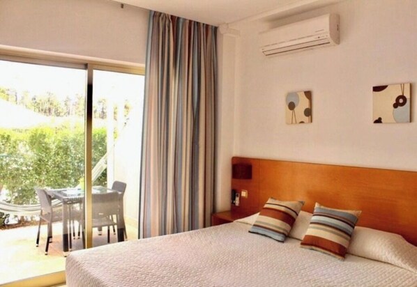 1 bedroom, in-room safe, free WiFi, bed sheets