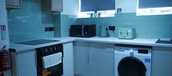 Spacious modern studio, 10 minutes away from Sheffield arena/City Centre.