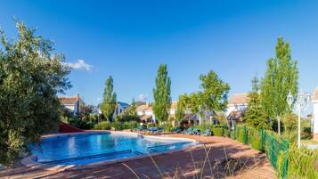 Casa | Piscina | Una piscina al aire libre