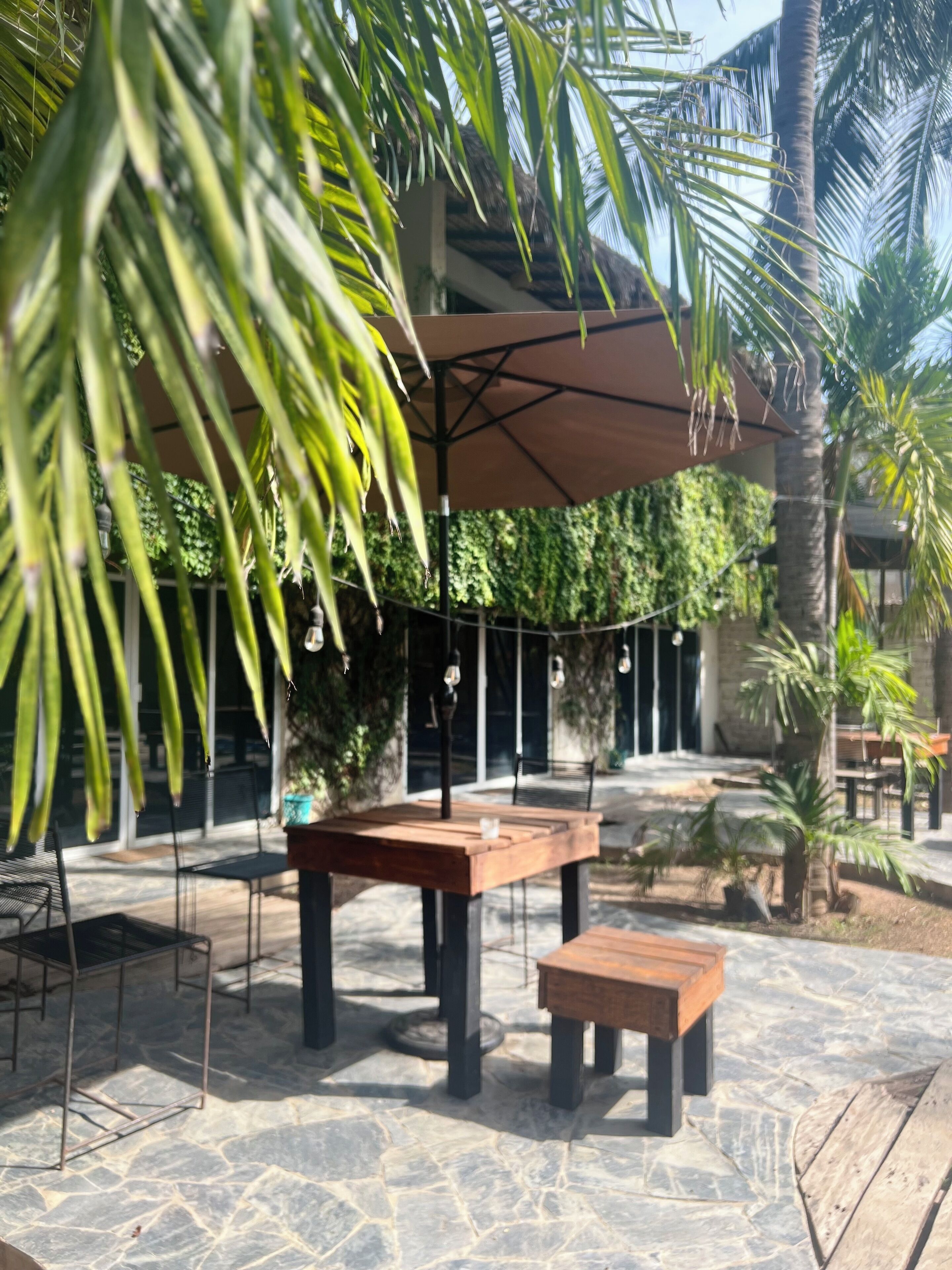 Stuga Basic - 2 sovrum - utsikt mot poolen | Terrass/Patio