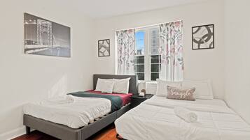 2 bedrooms, iron/ironing board, WiFi, bed sheets