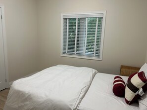 1 bedroom, iron/ironing board, Internet, bed sheets