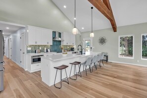 Mikrowelle, Ofen, Herdplatte, Geschirrspüler