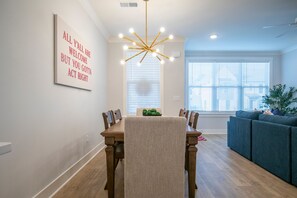 Dining - The Southern Rebel, 3BR by VelvetDitchVillas (Oxford)