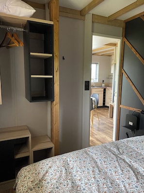 Chalé, vista para o jardim | Quartos à prova de som, Wi-Fi de cortesia, acesso para cadeiras de rodas