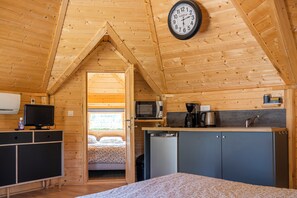 Kota finlandais | Living area | TV - CLOS DU MARAIS (Chemillé-en-Anjou)