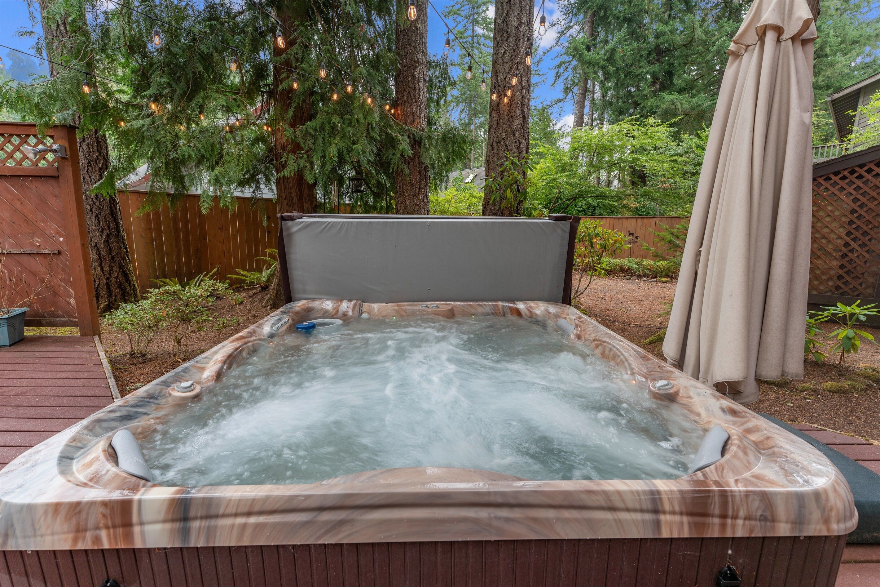 Outdoor spa tub