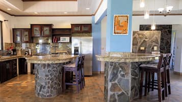 Microondas, horno y parrilla de estufa