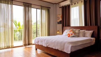 4 bedrooms, WiFi, bed sheets, wheelchair access