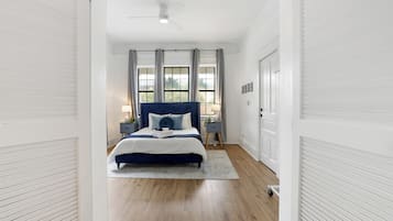 1 habitación, tabla de planchar con plancha, wifi gratis y ropa de cama
