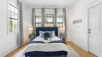 1 habitación, tabla de planchar con plancha, wifi gratis y ropa de cama