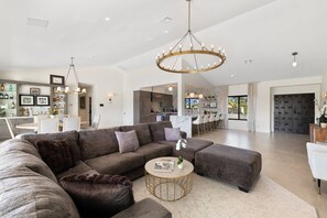 Télévision, cheminée