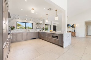 Fridge, microwave, dishwasher, coffee/tea maker