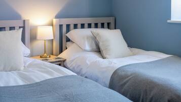 5 Schlafzimmer, Bügeleisen/Bügelbrett, WLAN, Bettwäsche