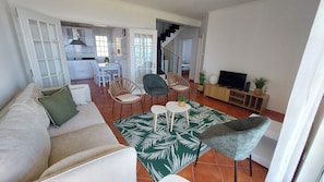 Living area - SEA VIEW HOUSE - INPICO (Santo António)