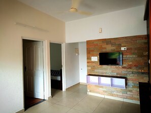 Apartment, Balcony | Living area