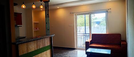 Apartment, Balcony | Living area