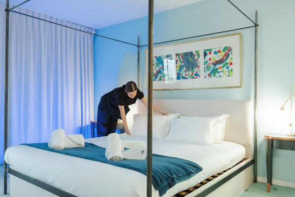 Suite, Garden View | Premium bedding, blackout drapes, free WiFi, bed sheets