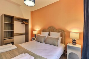 Iron/ironing board, WiFi, bed sheets
