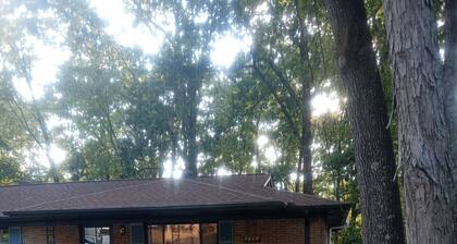 Delightful 3-bedroom house with AC in Birmingham