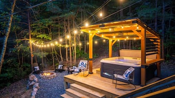 Tina de hidromasaje al aire libre