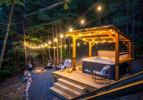 Secluded+Views+Hot Tub+Fire Pit+Dog Friendly