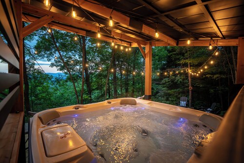 Secluded+Views+Hot Tub+Fire Pit+Dog Friendly