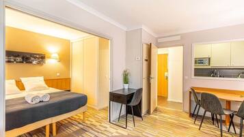 1 slaapkamer, een bureau, een strijkplank/strijkijzer, gratis wifi