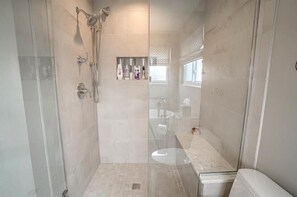Rumah Keluarga, 4 kamar tidur | Kamar mandi