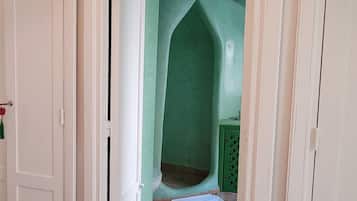 Comfort Double Room, Courtyard View | Free WiFi, bed sheets