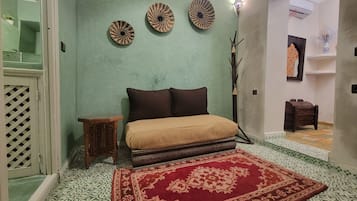 Comfort Double Room, 1 Double Bed, Courtyard View | Free WiFi, bed sheets