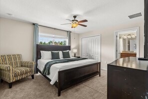 4 bedrooms, iron/ironing board, WiFi, bed sheets