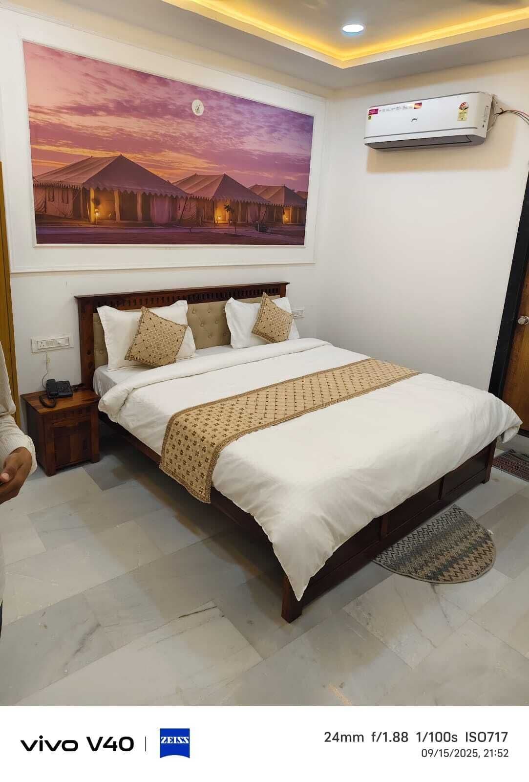 Deluxe Double Room | Free WiFi
