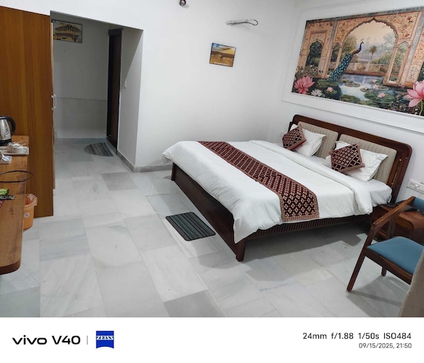 Deluxe Double Room | Free WiFi